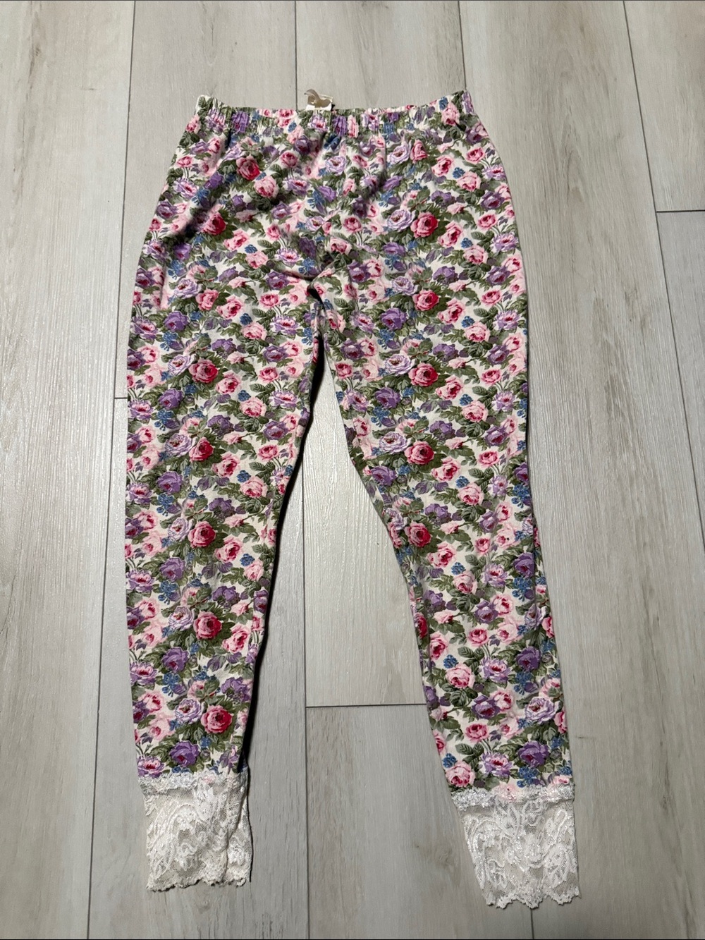 Victoria Secret Pajama Bottoms/Leggings size Large.  Tag is torn out. Cotton